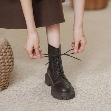 2023秋冬新款棕色厚底顯腳小馬丁靴女英倫風復古系帶彈力瘦瘦短靴