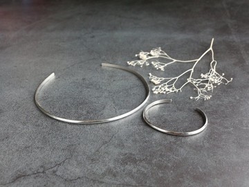 SV935（Argentium）-平面項圈和開放式手鐲套裝（尺寸順序）