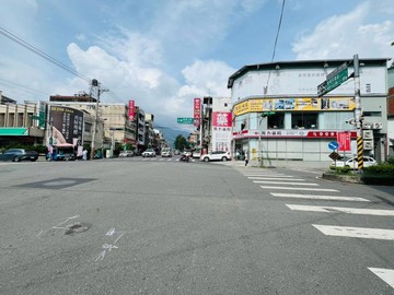 自地自建！埔里正中山路10年屋臨路四車透天！｜南投縣埔里鎮中山路一段