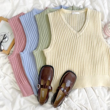 『現貨馬上出+』RENA早春溫柔淡雅純色V領坑條紋寬松顯瘦百搭疊穿針織馬甲背心【R20620】