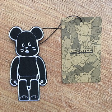 /《小巴趴趴造》日本！絕版商品【Nya黑貓】黑貓xBe@rbrick聯名別針