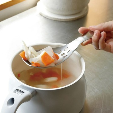 日本製 不鏽鋼帶孔分食勺 21.5cm (瀝水瀝油/平口設計/大容量)
