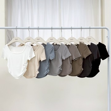 【Fee隔日到貨8色】正韓大方領側抓皺短版短袖T恤🔥U領 女上衣 短版上衣 韓國女裝 T恤 短袖上衣 秋冬穿搭 GAT