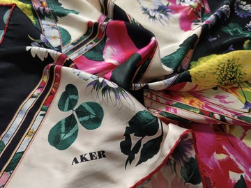 古董 AKER 印花絲巾，34 x 34 英吋，土耳其絲巾，100% 絲綢，禮物