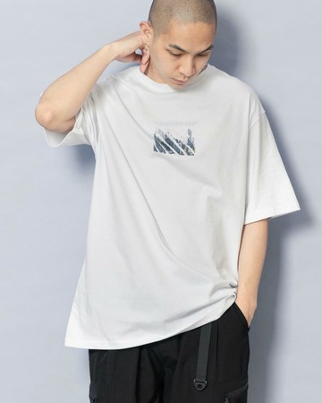 城市冬季剪影落肩短TEE (白色)