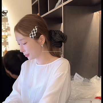 RIRI Shop｜隔日到貨｜東大門歐尼同款 百搭黑白格紋BB夾 韓系簡約氣質髮夾 邊夾 劉海夾