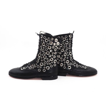 Leather eyelets boots
