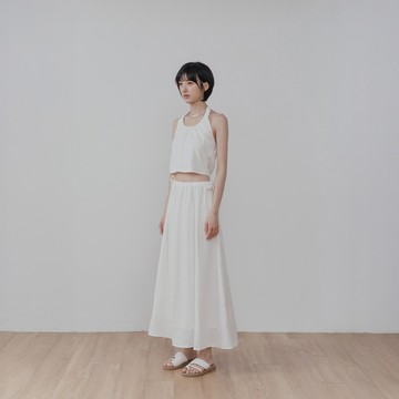 QUEENSHOP_S 女裝 光澤繞脖削肩背心長裙套裝-白 S/M 現+預 【01087299】