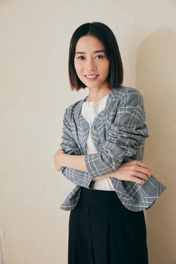 第三幕桃型格紋外套-開頭