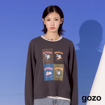 【gozo】北極熊滑雪印花立體織紋大學T(深灰/米色_F) | 女裝 圓領 休閒