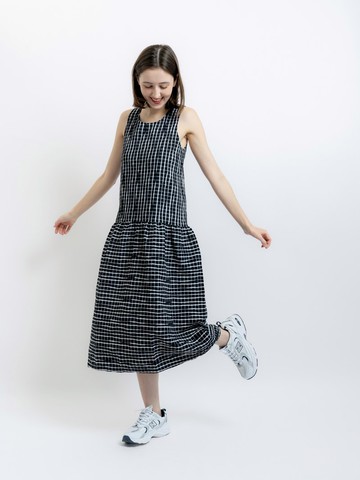 BIRUCHU 圓領 MIDI 洋裝：黑色格紋 黑色無袖洋裝 泰國設計 免燙麵料