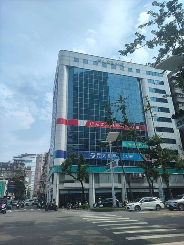 近大遠百*三多捷運商圈*美辦公大樓｜高雄市苓雅區四維四路