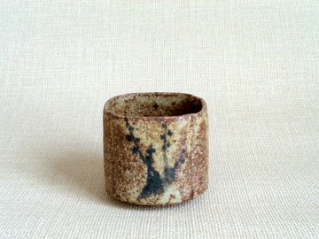 方形湯のみ 燕子與梅b