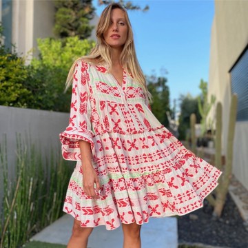 MOCO波西米亞渡假風V領印花蛋糕層次連身裙大擺裙洋裝M~2XL