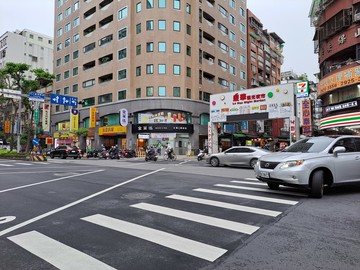 ☀頂溪捷運~中山路一段。3房2衛美廈。高樓景｜新北市永和區中山路一段
