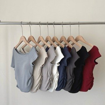 「FOR GIRLS」曖昧剛開始 斜肩Bratop 側抓皺斜肩短T（8colors）短踢 短袖上衣 女生短袖 女上衣
