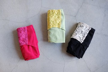 三入包色・法式香香頌・中腰三角褲・台灣製