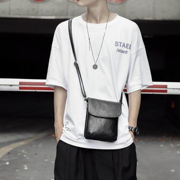 男士休閑皮質戶外小挎包