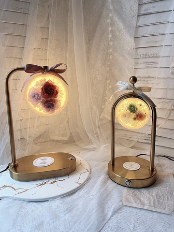 藍芯花藝 永生花無線充電檯燈 情人節禮物 生日禮物 客製化禮物