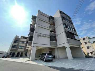 輕屋齡電梯華廈｜大三房家庭換屋首選｜台中市龍井區中山一路一段