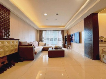 專任南屯近單元二｜四改三房+平車｜超美裝潢黃金地段｜台中市南屯區五權西路二段