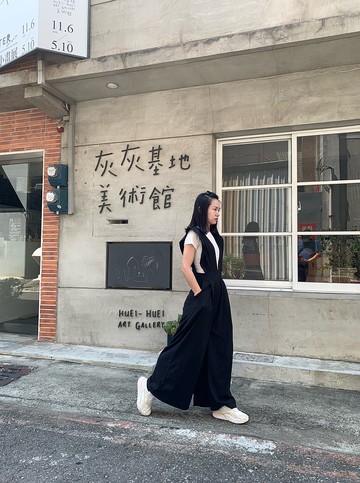 V領荷葉袖連身褲