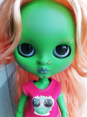 Blythe 訂製娃娃 外星人臉穿孔 OOAK 娃娃