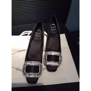 水鉆方扣粗跟單鞋2025新款中跟方頭瓢鞋綢緞平底高跟鞋女婚鞋船鞋