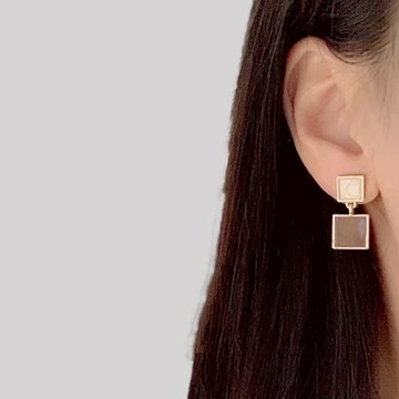 【花尋飾品】B121 耳針耳夾  素色百搭 方塊 小垂墜 藍色 咖啡色 螺旋耳夾 三角耳夾