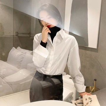 白色襯衫女春秋疊穿新款2025年打底內搭高級感抗皺設計感小眾上衣