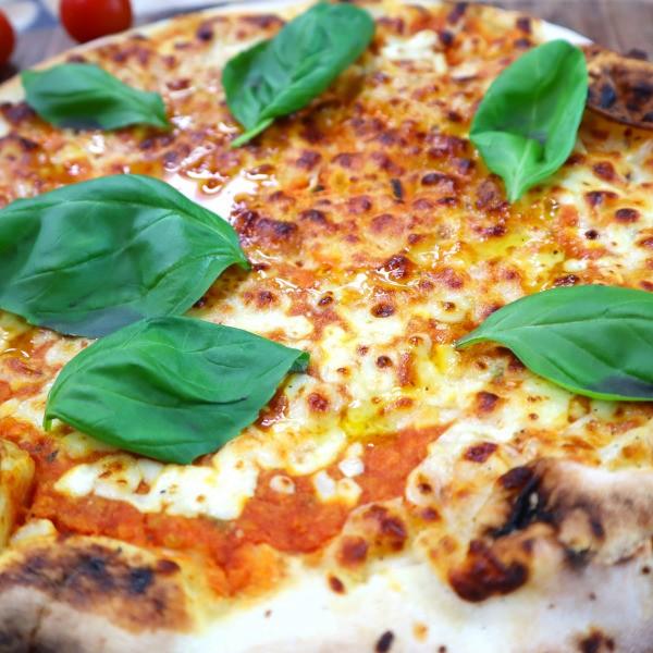 本物のモッツァレラチーズを使ったイタリア産マルゲリータピッツア310g 約28cm pizza venezia made in italy