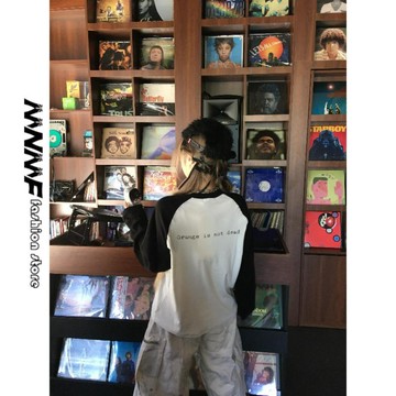 【MNMF】🌷新品熱銷🌷高品質熱銷【230克精梳純棉後包領】拼色印花插肩袖 內搭打底衫 設計款
