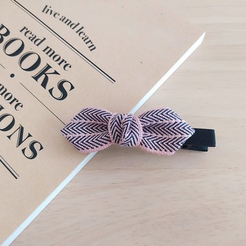 質感人字紋仿領結烤漆髮夾