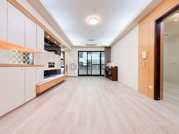 超夯亞灣區31期|戀戀英國｜社區稀有釋出正三房平車｜高雄市前鎮區光華三路