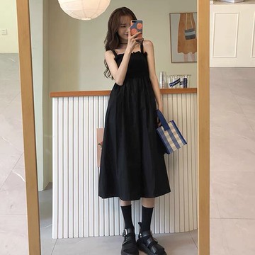 設計感小眾外穿小黑裙夏裙子日系風黑色吊帶裙連衣裙女夏季中長裙
