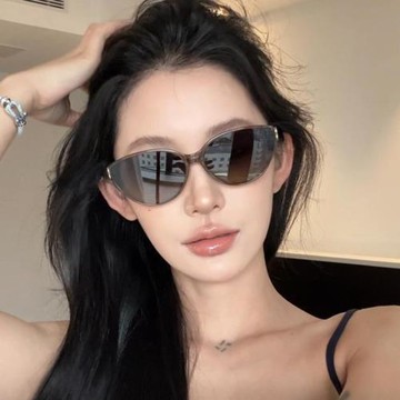 2025新款復古貓眼墨鏡女夏季出游防紫外線高級感顯臉小大框太陽鏡