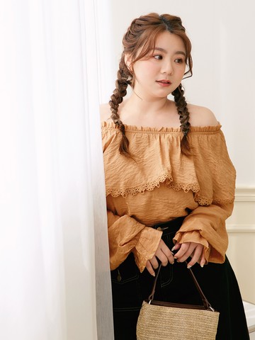 2WAY一字領蕾絲拼接露肩荷葉袖上衣