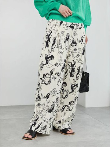 線條花朵印花緞面寬褲(FC46L0F1780) - Te chichi