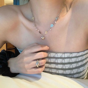 百搭項鍊女🌺輕奢小衆設計感百搭愛心項鍊女年新款甜酷嘻哈辣妹高級鎖骨鏈韓國 小眾 銀飾 鎖骨鏈 頸鍊 配飾 飾品