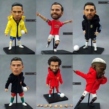 【最低價】【公司貨】【手辦公仔】足球明星可動擺件紅魔曼聯巴薩巴西收藏紀念品JC羅梅西手辦模型