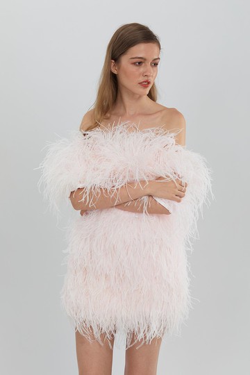 女式露肩粉色羽毛粉紅