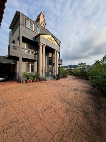 草屯南開大學大地坪歐風獨棟花園別墅｜南投縣草屯鎮富春路四維巷