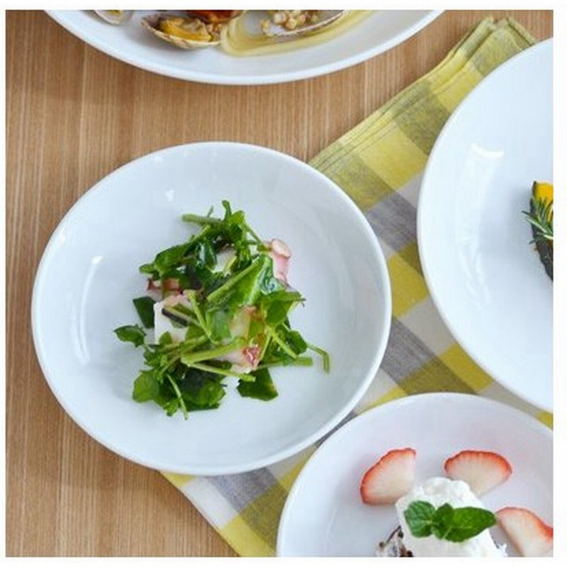 小皿 軽くて扱いやすい 軽量磁器プレート S 13 5cm小皿 シンプルな小皿 白い食器 お皿 洋食器 取り皿 ポーセリンアート 軽い カフェ風 13cm おしゃれ 通販 Lineポイント最大0 5 Get Lineショッピング