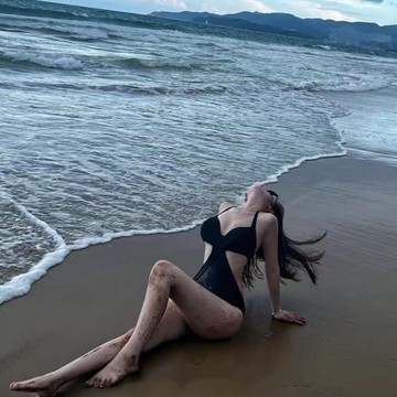 女純欲風小個子顯胸大度假泳衣