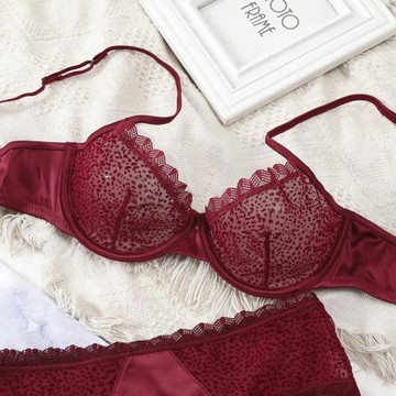 大胸顯小內衣女性惑薄款胸罩文胸套裝蕾絲紅色本命年超薄