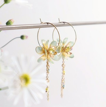 待春之花 立體水晶花耳環 綠與黃