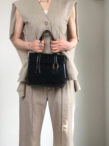 【日本直送名牌中古包】Christian Dior 黑色橢圓 Logo 皮革翻蓋手提包 aidfua