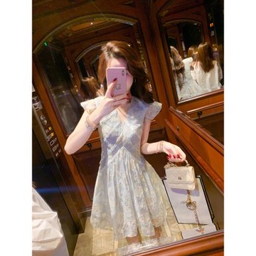 (免運)魚兔子的兔子 收腰氣質法式連衣裙女2026秋冬穿搭新款v領漂亮裙子