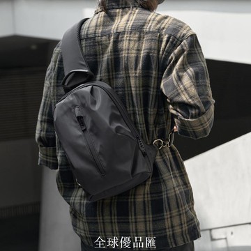 【全球優品匯】時尚潮流男生胸包簡約休閑單肩斜挎包潮牌旅行小背包郵差包男夏季