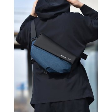 男士斜挎包大容量胸包男款騎行機車背包潮牌郵差包機能多功能挎包